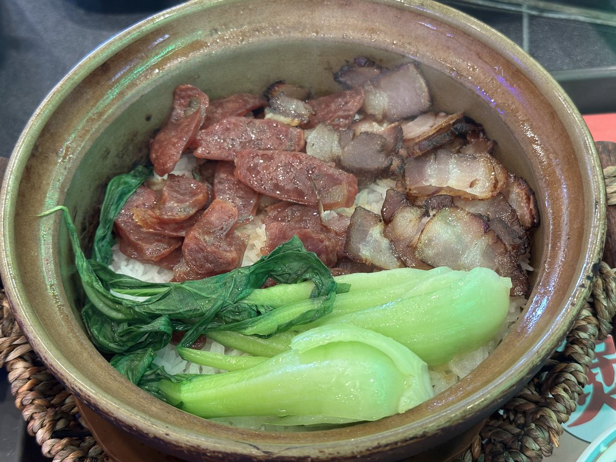 池袋で初めて煲仔飯を食べた。結構美味しかった。