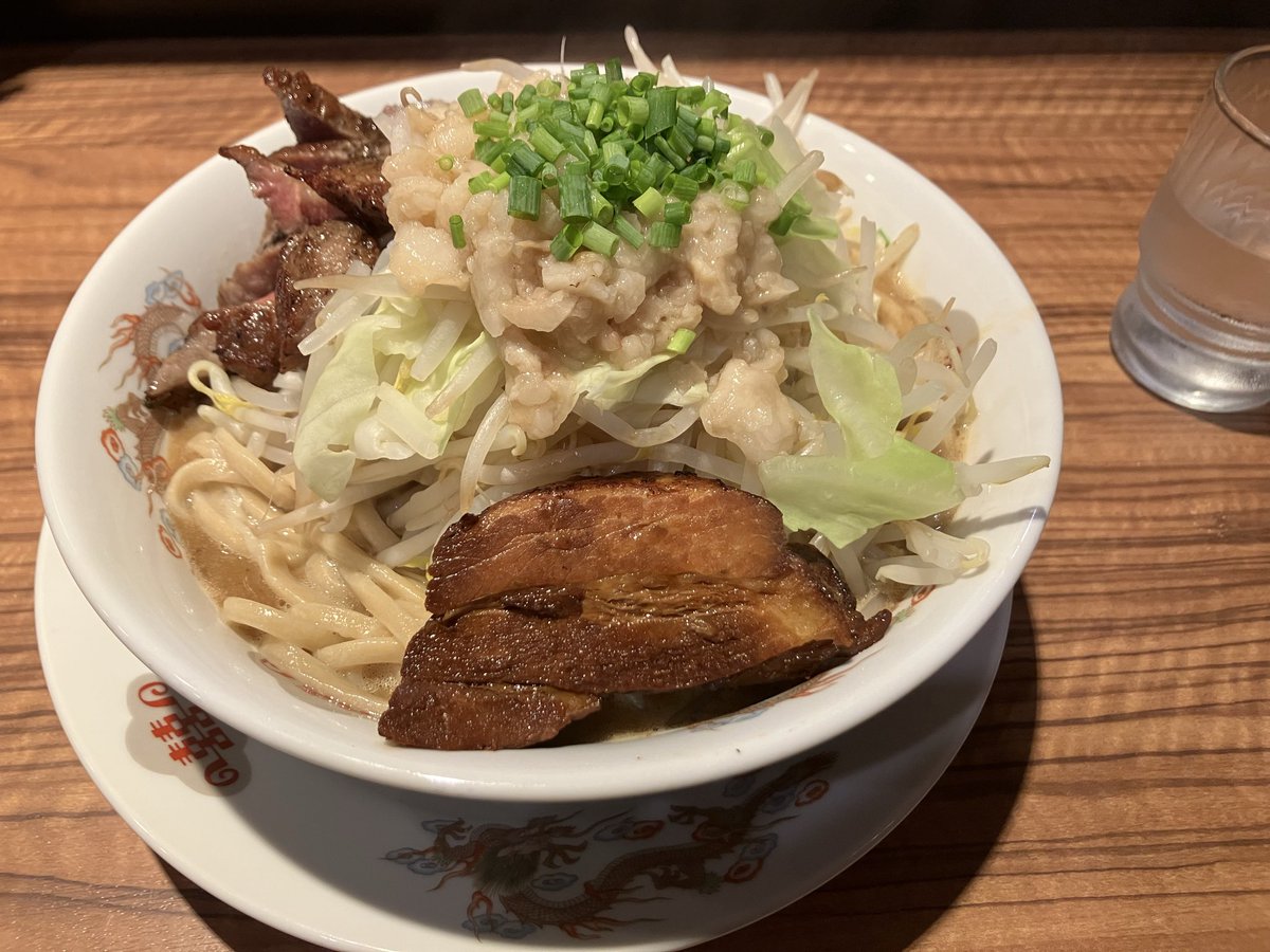 中ラーメンヤサイアブラ
トッピングステーキ