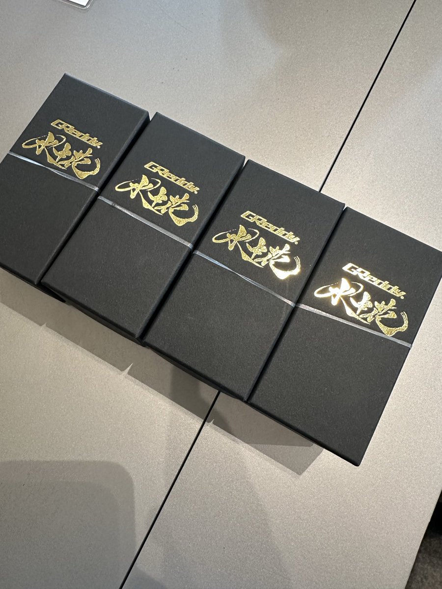 なかなか手に入らないGReddyのシフトノブ『水中花 Sサイズ』が、僅かながら入荷しました！
欲しい方、必見です♪