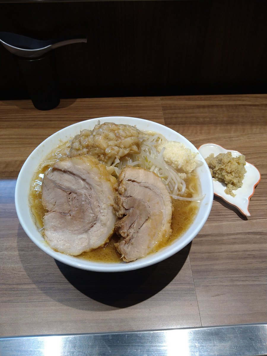 らーめん菊
18:13並びなし👭
小ラーメン(300g)ニンニクヤサイアブラしょうがトッピング
今日も美味かった(｡･ω･)y-ﾟﾟﾟ