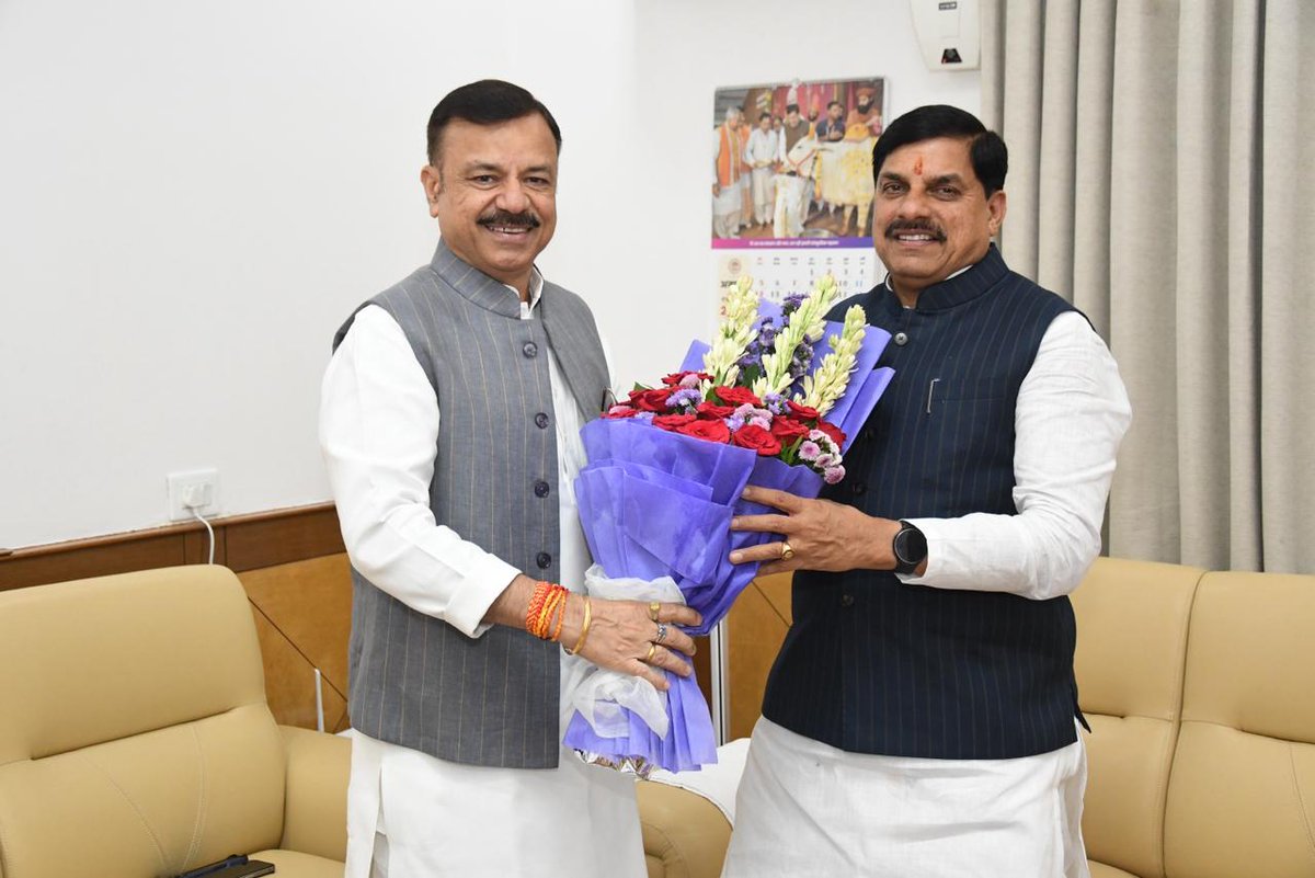 Uday Pratap Singh (@udaypratapmp) on Twitter photo माननीय मुख्यमंत्री <a href="/DrMohanYadav51/">Dr Mohan Yadav</a> जी को #धनतेरस एवं #दीपावली के पावन पर्व की शुभकामनाएं दीं।
साथ ही हमारे किसान भाइयों को सोलर पंप पर 90% #अनुदान की राहत देने के लिए माननीय मुख्यमंत्री जी को धन्यवाद दिया। माननीय मुख्यमंत्री <a href="/DrMohanYadav51/">Dr Mohan Yadav</a> जी को #धनतेरस एवं #दीपावली के पावन पर्व की शुभकामनाएं दीं।
साथ ही हमारे किसान भाइयों को सोलर पंप पर 90% #अनुदान की राहत देने के लिए माननीय मुख्यमंत्री जी को धन्यवाद दिया।