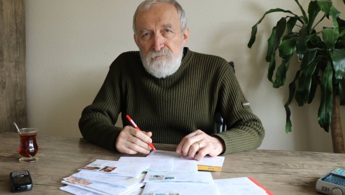 📌Entübe edilen gazeteci Aykol'un refleksleri izlenecek

Beyin kanaması geçiren ve ardından kaldırıldığı hastanede 2'nci kez beyin kanaması geçiren gazeteci-yazar Hüseyin Aykol'un tedavisi yoğun bakım ünitesinde devam ediyor. 14 Ekim'den bu yana Sincan Eğitim ve Araştırma