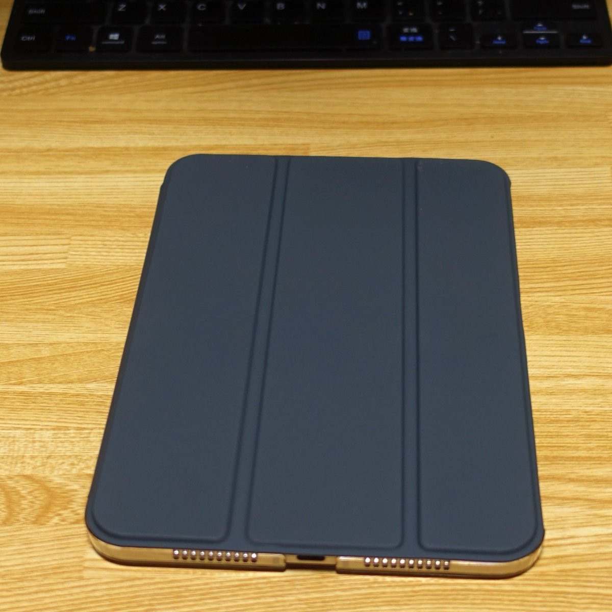 まぁ結局気に入らないものは使えないので別なの買った。背面が黄色いのはネットで探して買った専用のシール貼ってある。v(^o^)v
#ipad #ipadmini6 #ipadmini6