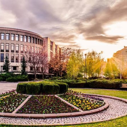 Özel üniversitelerin hazırlık ve 1. sınıf dışındaki ücretlerini artık YÖK belirleyecek. 

(NTV)