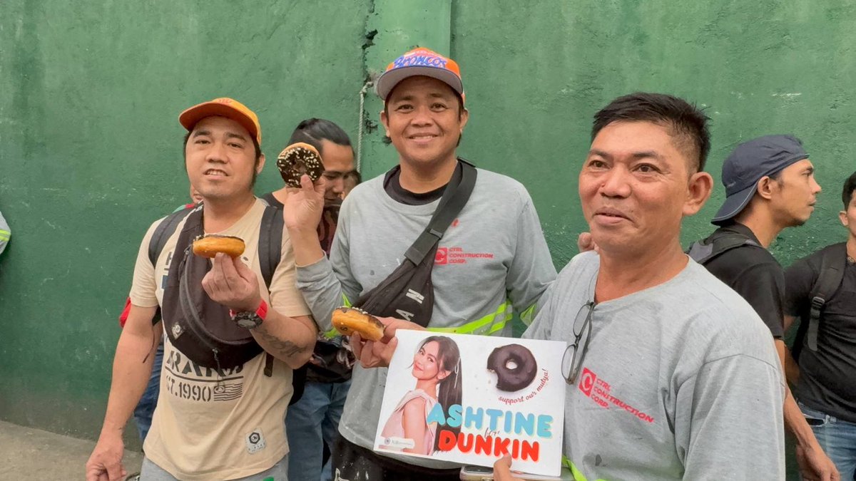 𝗦𝗜𝗠𝗣𝗟𝗘 𝗣𝗥𝗜𝗖𝗘𝗟𝗘𝗦𝗦 𝗦𝗠𝗜𝗟𝗘𝗦 🥹🩷🧡

sofer tuwang tuwa lang ang mga construction workers natin sa dunkin donuts! <a href="/dunkinph/">Dunkin' Philippines</a> 

#AshtineForDunkin
#AshtineAtDunkinBohol