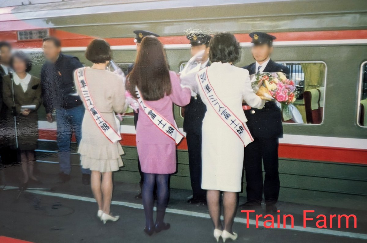 TrainFarm's tweet photo. さよなら急行あさぎり
急行あさぎりＳＥ3000形 定期運用ラストラン
御殿場駅にてラストランのセレモニーが行われました。 https://t.co/rrmbBaofnk