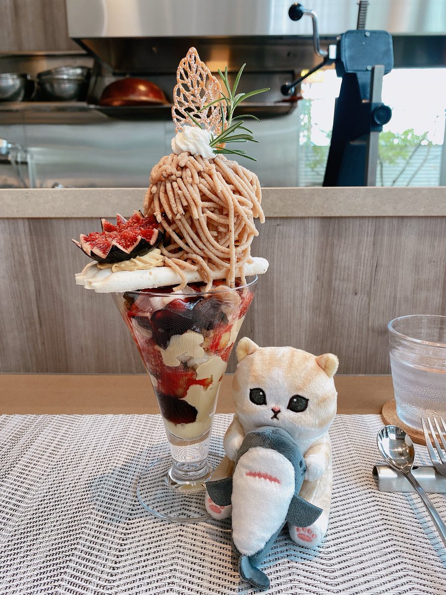 オサレパッフェ食べてきた！
こだわりの詰まった、最後まで美味しさたっぷりのパッフェ🥰
個人的に、モンブランクリームの中にある紅茶のアイスがお気に入りでした✨✨
いちじくって、皮ごと食べられるんやね😳

#すっすーのカフェめぐり
#mofusand