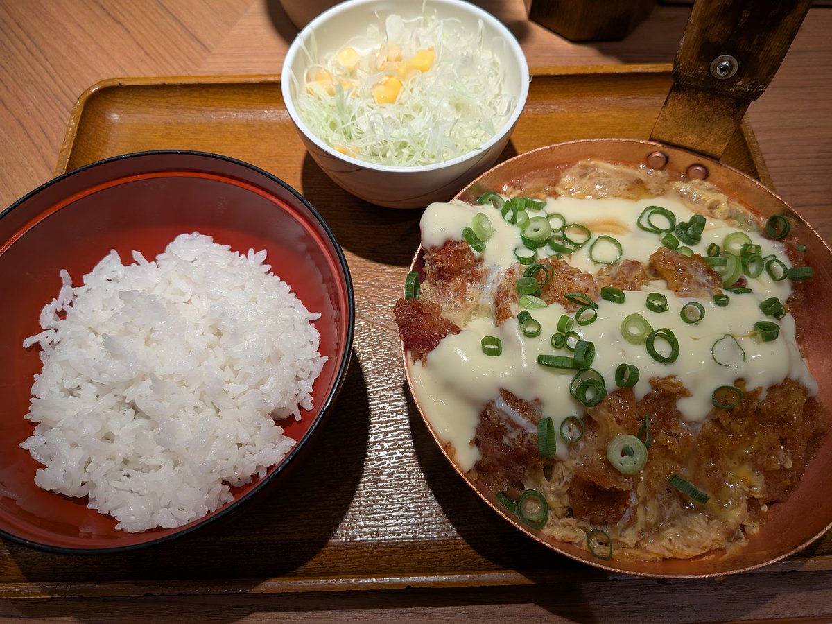 ThreadColorHope's tweet image. 皆様洒落たもの食べてるなあ…
だがしかし!!私は頭の悪そうなものを食す!!!!美味けりゃ何でもええんや!!!!