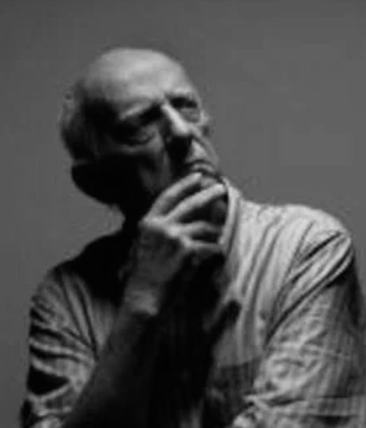 dommenrod's tweet image. “Mas é preciso escolher.
Porque o tempo foge.
Não há tempo para tudo. 
É necessário aprender a arte de
‘abrir mão’ - a fim de nos dedicarmos àquilo que é essencial”.

Prof. Dr. Rubem Alves, poeta, escritor, teólogo e psicanalista.