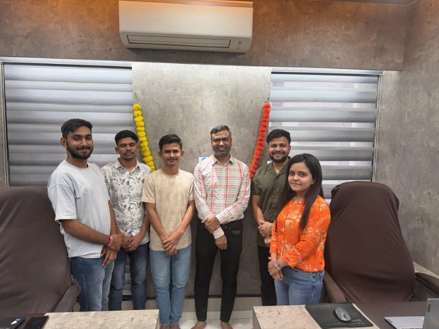 QuintessInt's tweet image. Happy Diwali! Sending our warmest wishes for a prosperous and joyous Festival of Lights to all our valued customers. We hope you have a wonderful time celebrating with your loved ones. 🧡

#HappyDiwali #Diwali2025 #FestivalofLights #CustomerLove #Grateful #Prosperity #Diya