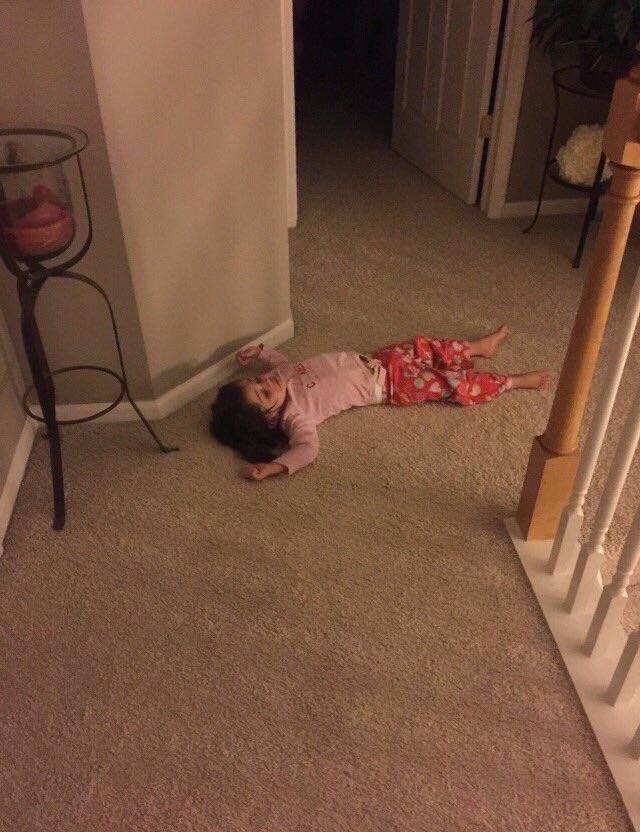 Alextrxm's tweet photo. quand je m'ennuie chez moi mais que j'ai trop la flemme de sortir https://t.co/leIF5GRIkF