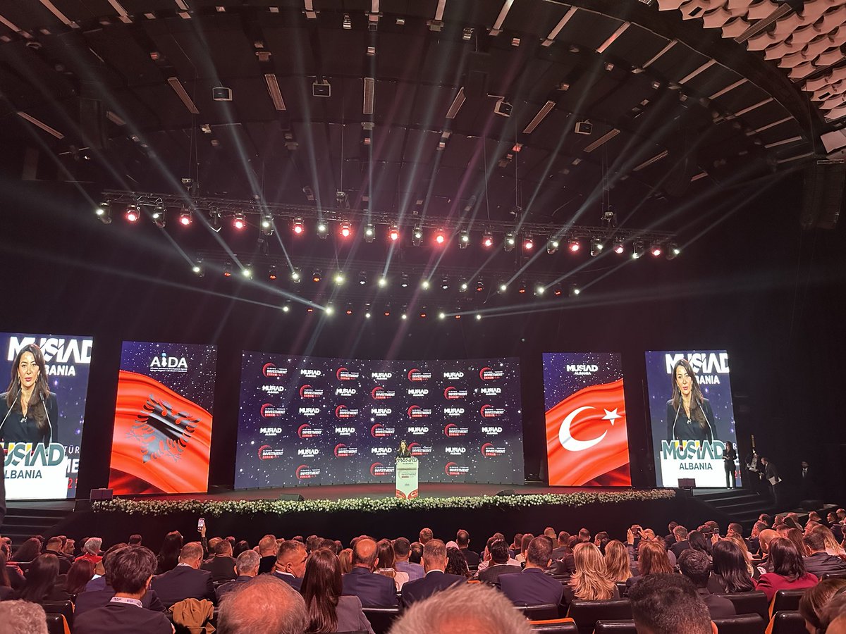 MÜSİAD Arnavutluk Şubemizin ev sahipliğinde 1500ü aşkın iş adamının katıldığı, 4 panel , 40 stand ve 100 üzerinde B2B organizasyonu gerçekleştirilen Türkiye Arnavutluk yatırım forumunu Türkiye Cumhurbaşkanı Yardımcımız Cevdet Yılmaz, Ticaret, Sanayi, Tarım ve Turizm Bakan