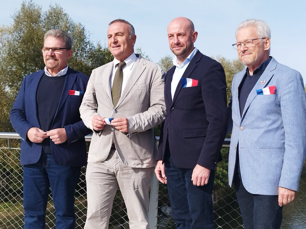 Très belle inauguration de la passerelle sur l'Eure 
<a href="/MA_Jamet/">Marc-Antoine JAMET</a>