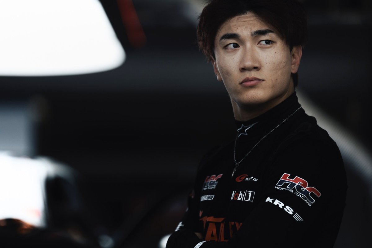 Ryosuke Taniページ NiJi$uKe | . motif : ホワイトライオン Size :F30 910x727