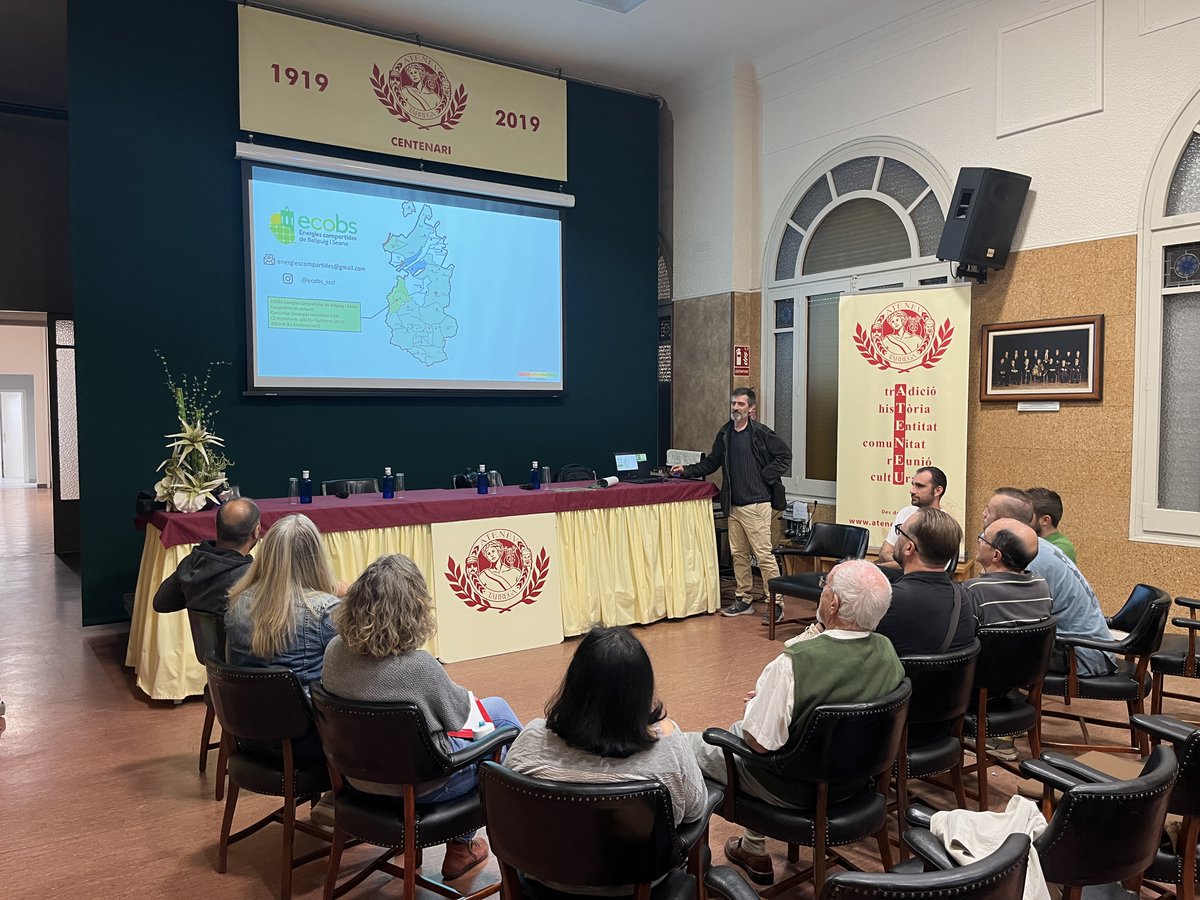 🌱#Tàrrega celebra 25 edicions de la Fira del Medi Ambient posant el focus en la conscienciació dels joves

✅37 expositors formen part de la Fira-Mercat de Productes Ecològics i de Proximitat en la jornada central

🦖Èxit del taller infantil de fòssils

ℹ️tarrega.cat/promocioeconom…