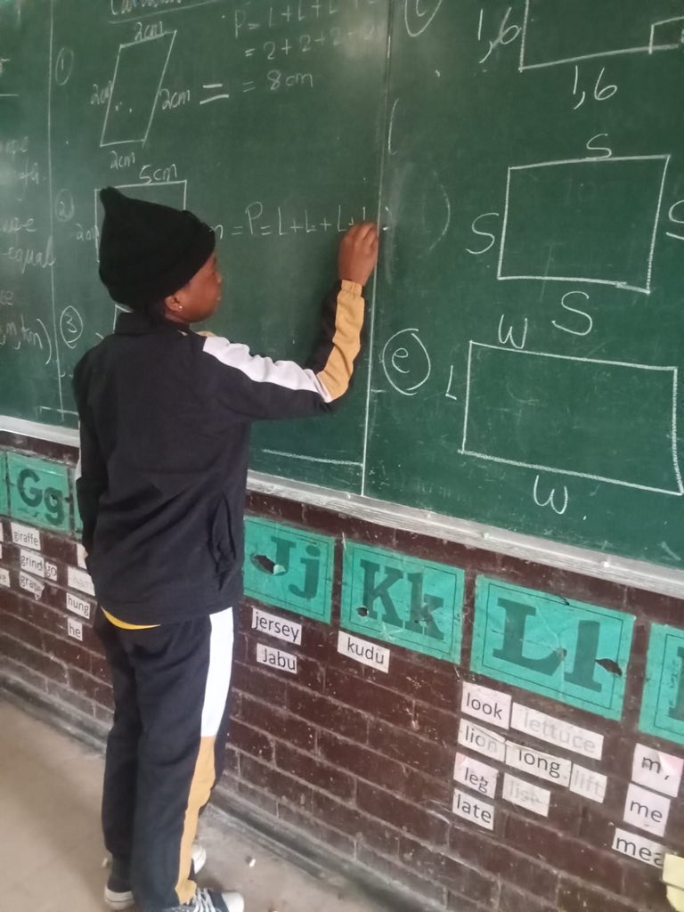 WeSolve4x's tweet image. First class for the term and we are already solving for x.
Our learners across centers attending
#gibelawesolve4xmathscompetition2025
#becomeanactuary
#mathskills #extraclasses #FutureLeaders #InvestInYouth #WeSolve4X