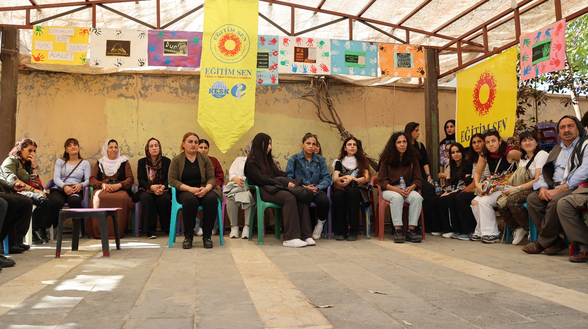 "FAİLLERİ DEĞİL,ÇOCUKLARI KORUYUN! ÇOCUKLAR İÇİN ADALET" nöbetimiz Cizre Sanat Sokağında başlamıştır.
Sessiz Kalma Suça Ortak Olma!
<a href="/egitimsen/">Eğitim Sen</a> <a href="/KESK1995/">KESK</a>