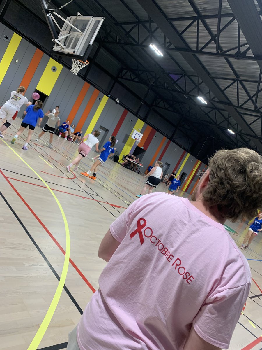 🏀 Belle soirée au tournoi de basket féminin du Basket Club de #Malaunay mobilisé pour #OctobreRose 💗
Bravo à toute l’équipe pour cette réussite 👏 Heureux d’avoir échangé avec les joueuses du  Rouen Métropole Bihorel Basket, venues soutenir cette belle initiative.