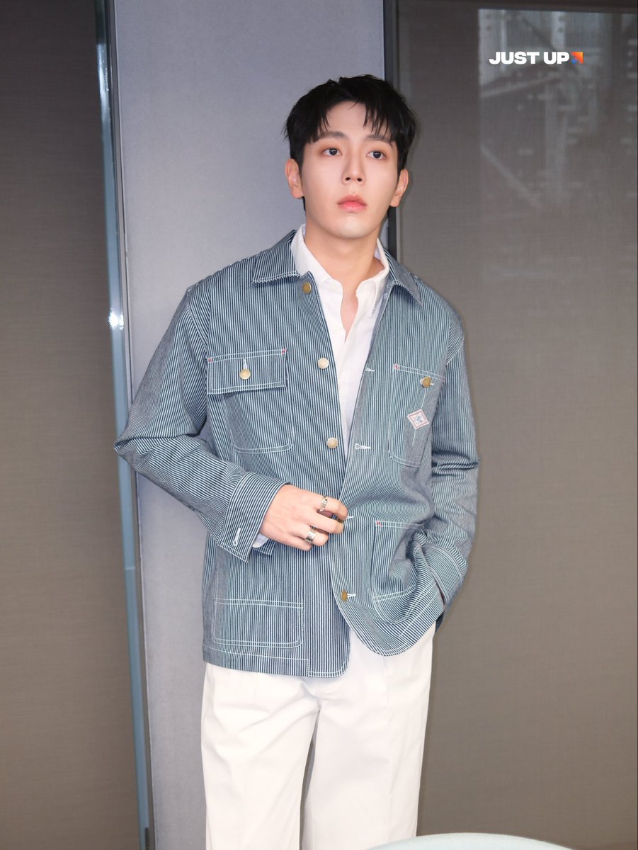 Justupbangkok's tweet photo. อัพ ภูมิพัฒน์ ในงาน
Siam Paragon Bangkok International Fashion Week 2025

UP AT SIAM PARAGON
#SiamParagonBIFW2025xUpPoompat
#AsavaBlFW2025 https://t.co/96Ww9jNOmh