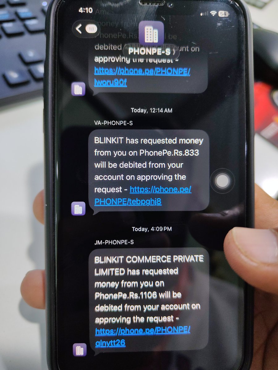 SBharddwaj's tweet photo. After scam @letsblinkit again try to scam me i didn't order anything but they are sending msg to me for 1106 for no reason https://t.co/vLKc2rAf0u
