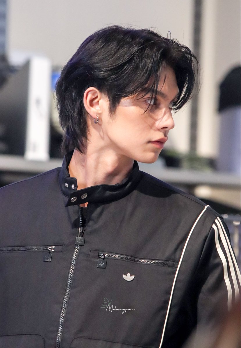 มุมข้างมุมใจที่เรารัก🫠❤️‍🔥

BRIGHT With adidas Style 
#adidasxBRIGHT #bbrightvc
#adidasOriginals <a href="/bbrightvc/">bright</a>