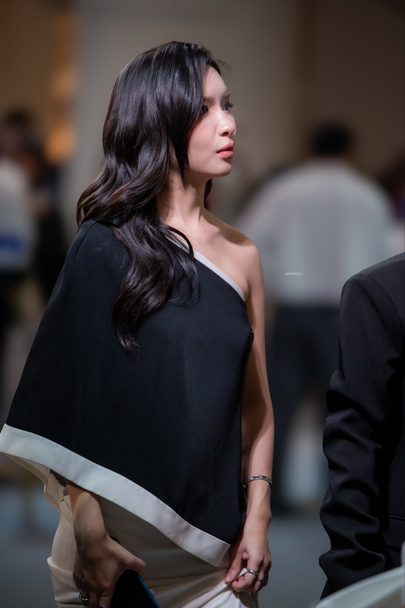 มุมข้างที่ดีย์

LOOKKAEW AT SIAM PARAGON
#SiamParagonBIFW2025xLookkaew
#lookkaewkamollak