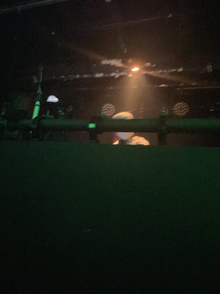 前すぎて何も見えない現象が起きてる