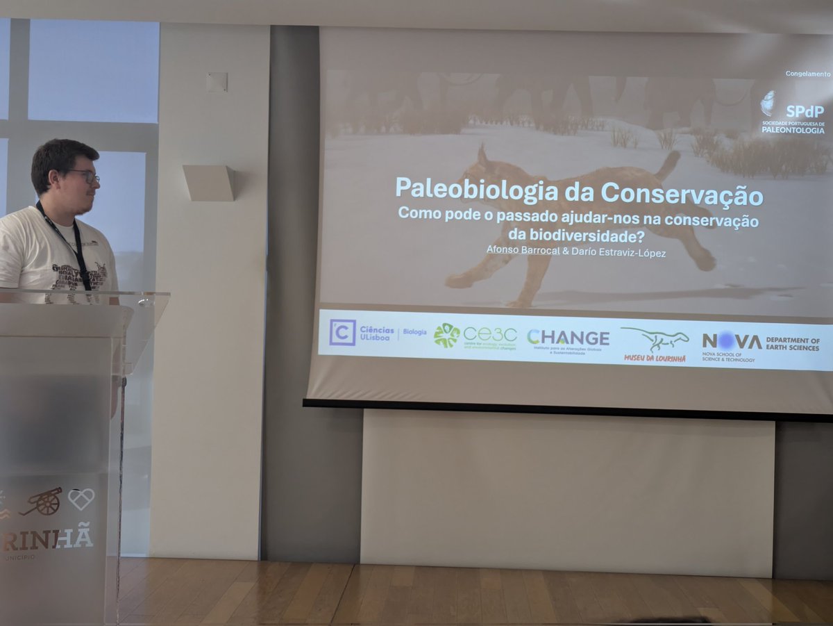 Grande o <a href="/AfonsoBarrocal/">Afonso Barrocal</a> a apresentar a nossa comunicação sobre a paleobiologia da conservação! #IVPaleoPT