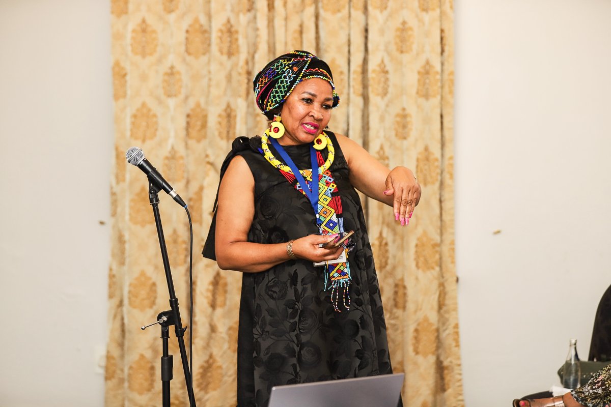 funda_wande's tweet image. The Breakaway session: PLCs for Ongoing Support. The sessions were run in isiXhosa and Afrikaans and allowed the teachers to engage and learn from one another.   
#FundWande #ReadingForMeaning