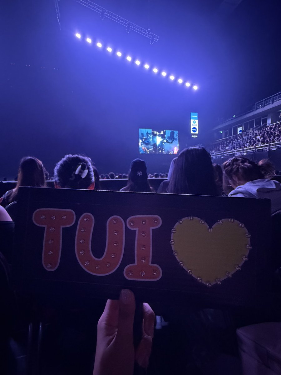 ♡*:・Somsom (@_ctcmrp) on Twitter photo พร้อมแย้วจ้า พี่ไตรสู้ๆ✌🏼🙌🏻
LYKN RISE AT DUSK
#LYKNDuskAndDawnConcertD1
#TuiChayatorn <a href="/TuiChayatorn/">เอม.ตุ้ยยยย 🤏🏻</a> #LYKN พร้อมแย้วจ้า พี่ไตรสู้ๆ✌🏼🙌🏻
LYKN RISE AT DUSK
#LYKNDuskAndDawnConcertD1
#TuiChayatorn <a href="/TuiChayatorn/">เอม.ตุ้ยยยย 🤏🏻</a> #LYKN