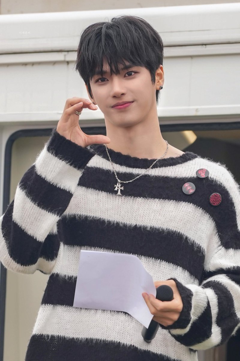 20251018
#InAMinute #인어미닛 #이재준 #재준 #JAEJUN #햇살아_사랑해🌞