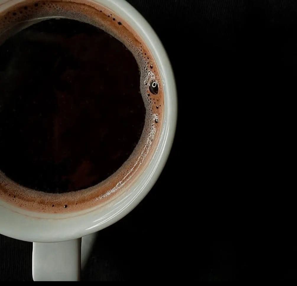 "ويحدُث أن يواسِيك فنجان قهَوة 🤎 "