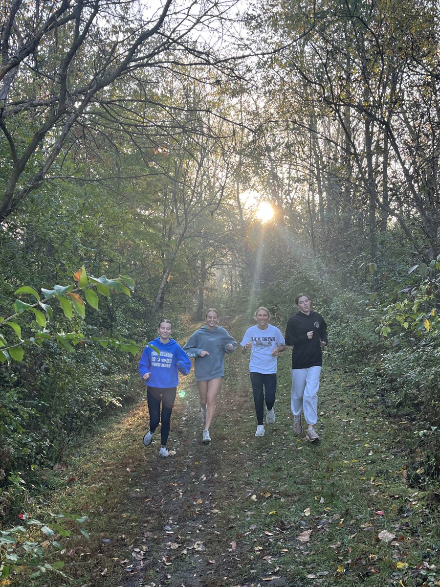adm_xc's tweet photo. Beautiful morning for a hill workout!  State qualifying meet this Wednesday in Pella.  Go Tigers XC! https://t.co/mpLrAPS0e7