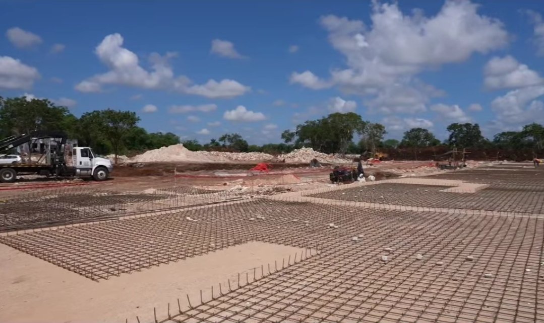 SOCIALMID1's tweet photo. Construirán 40 mil casas en Kanasín.
@huachodiazmena
@Claudiashein
https://t.co/s9I8kZE5mb https://t.co/cPSeNtXoh6