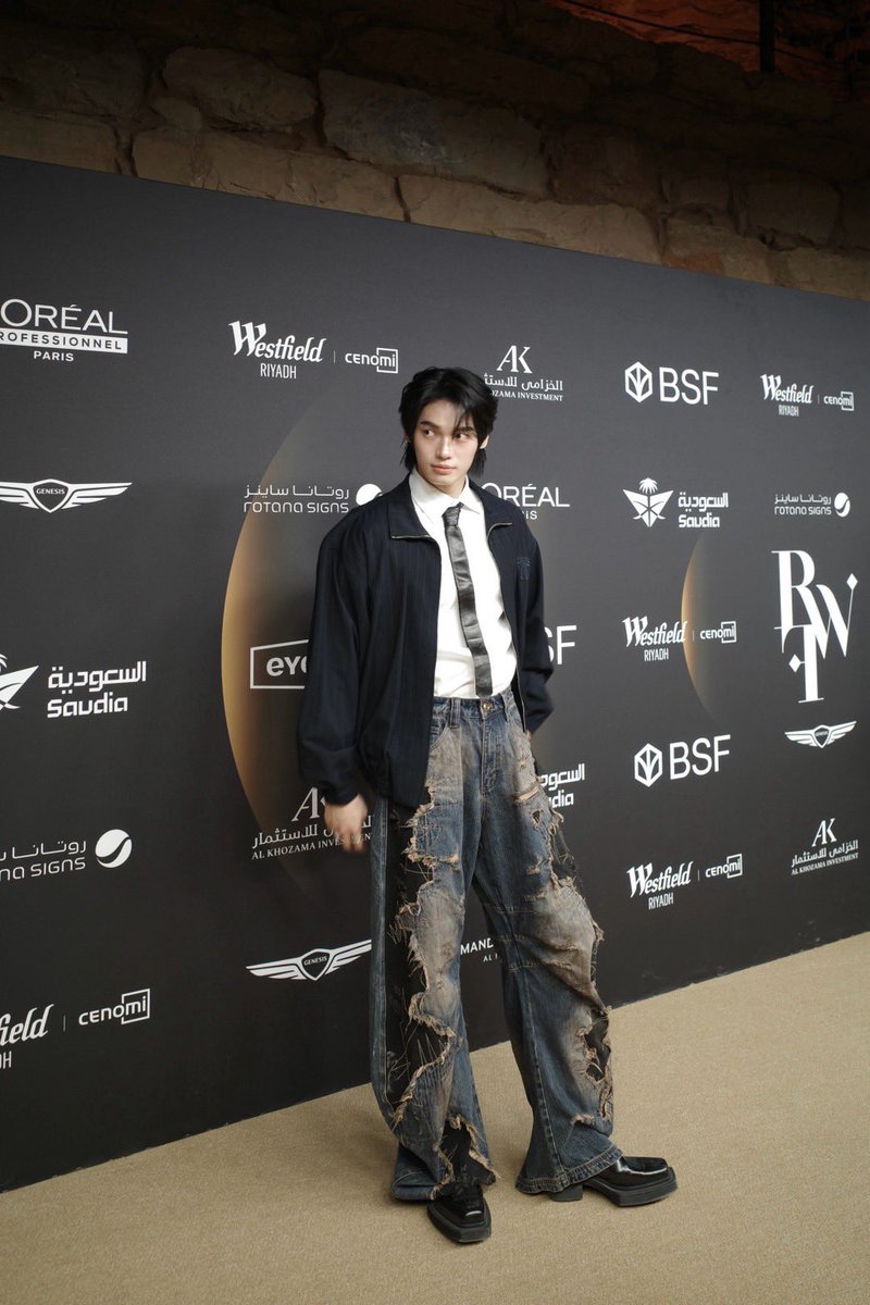 WinmetawinO's tweet photo. เมธวิน ในงาน Riyadh Fashion Week 2025 ครับโผ้มมมมมมม🔥✨🫶🏻😘

Ig GMMTV update
📍https://t.co/chukTKQtgx

WIN AT RIYADH FW 2025

#RFW2025xWin
#RFW2025
#RiyadhFashionWeek
#winmetawin @winmetawin https://t.co/DCeg1RR8yu