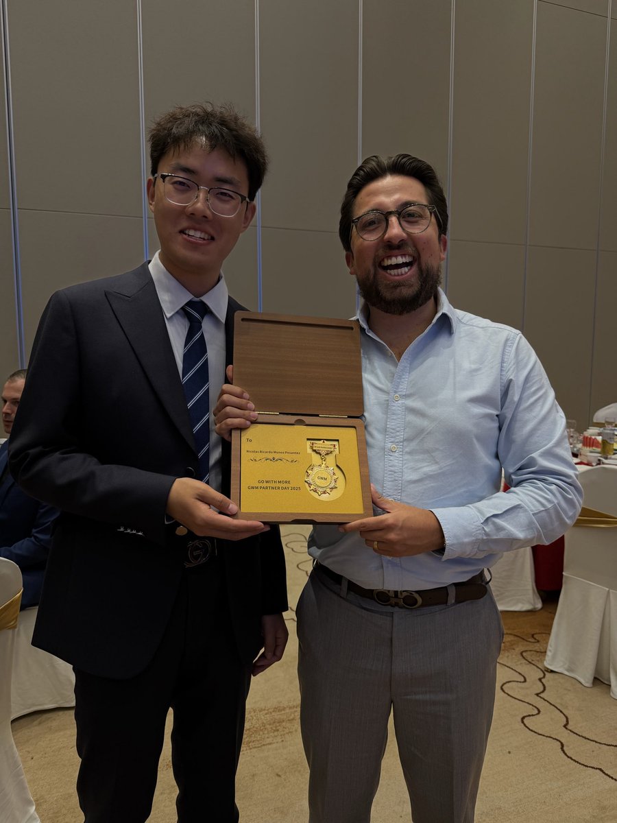 China 🇨🇳 es increíble 🤯 desde pequeño en las películas veía una China pobre, atrasada, sucia ☹️ pero al pisar el país notas que en occidente tenemos una impresión errada de este país 😱 estamos grabando un par de videos muy top para ustedes que los verán pronto en mi canal de