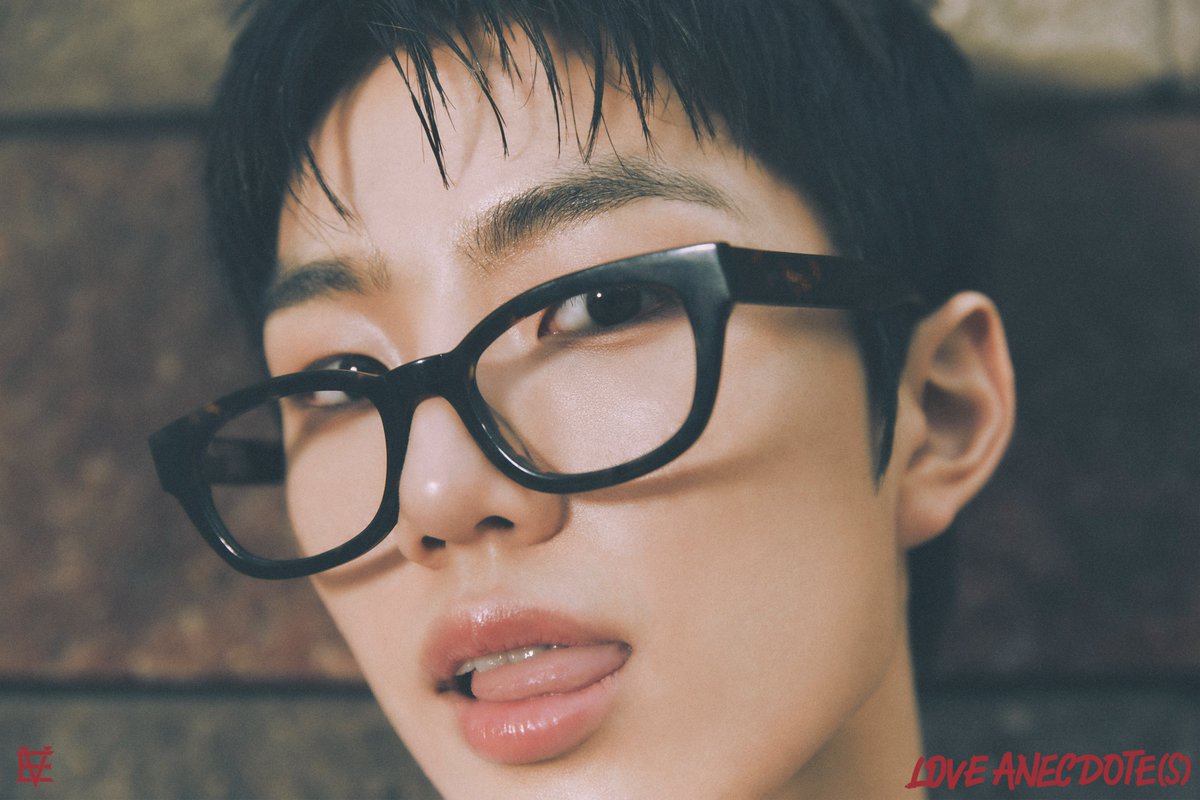 zapzee_net's tweet image. Consider our hearts officially stolen by #EVNNE member #JIHOO! Are you listening to their latest love album #LOVEANECDOTES yet?