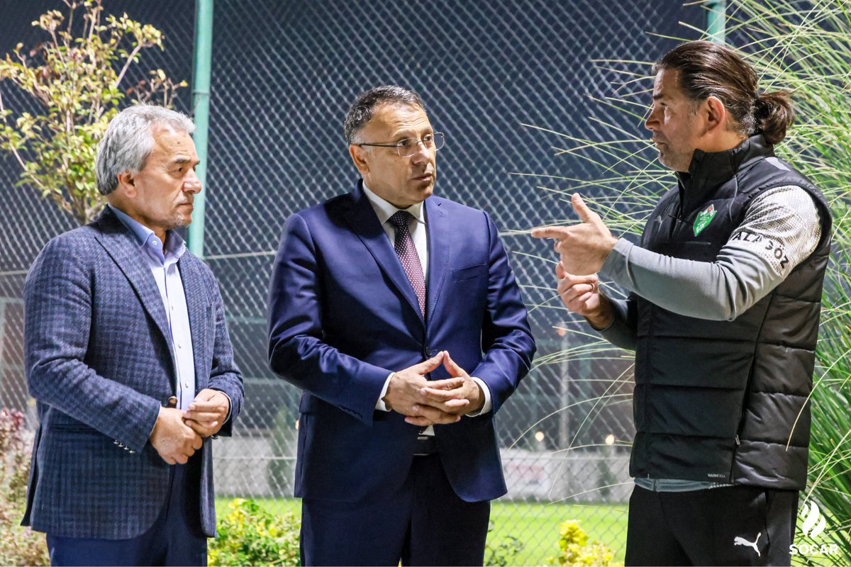 Iğdır Üniversitesi (@igdir_uni) on Twitter photo Üniversitemiz Rektörü Prof. Dr. Ekrem Gürel, Alagöz Holding Iğdır Futbol Kulübü tesislerini ziyaret ederek kulüp yetkilileriyle bir araya geldi.
Detaylar için: igdir.edu.tr/blog/haberler-…
<a href="/EkremGurel/">Prof. Dr. Ekrem Gürel</a> <a href="/canturkalagoz/">Cantürk Alagöz</a> <a href="/igdirFK/">Alagöz Holding Iğdır Futbol Kulübü</a> Üniversitemiz Rektörü Prof. Dr. Ekrem Gürel, Alagöz Holding Iğdır Futbol Kulübü tesislerini ziyaret ederek kulüp yetkilileriyle bir araya geldi.
Detaylar için: igdir.edu.tr/blog/haberler-…
<a href="/EkremGurel/">Prof. Dr. Ekrem Gürel</a> <a href="/canturkalagoz/">Cantürk Alagöz</a> <a href="/igdirFK/">Alagöz Holding Iğdır Futbol Kulübü</a>