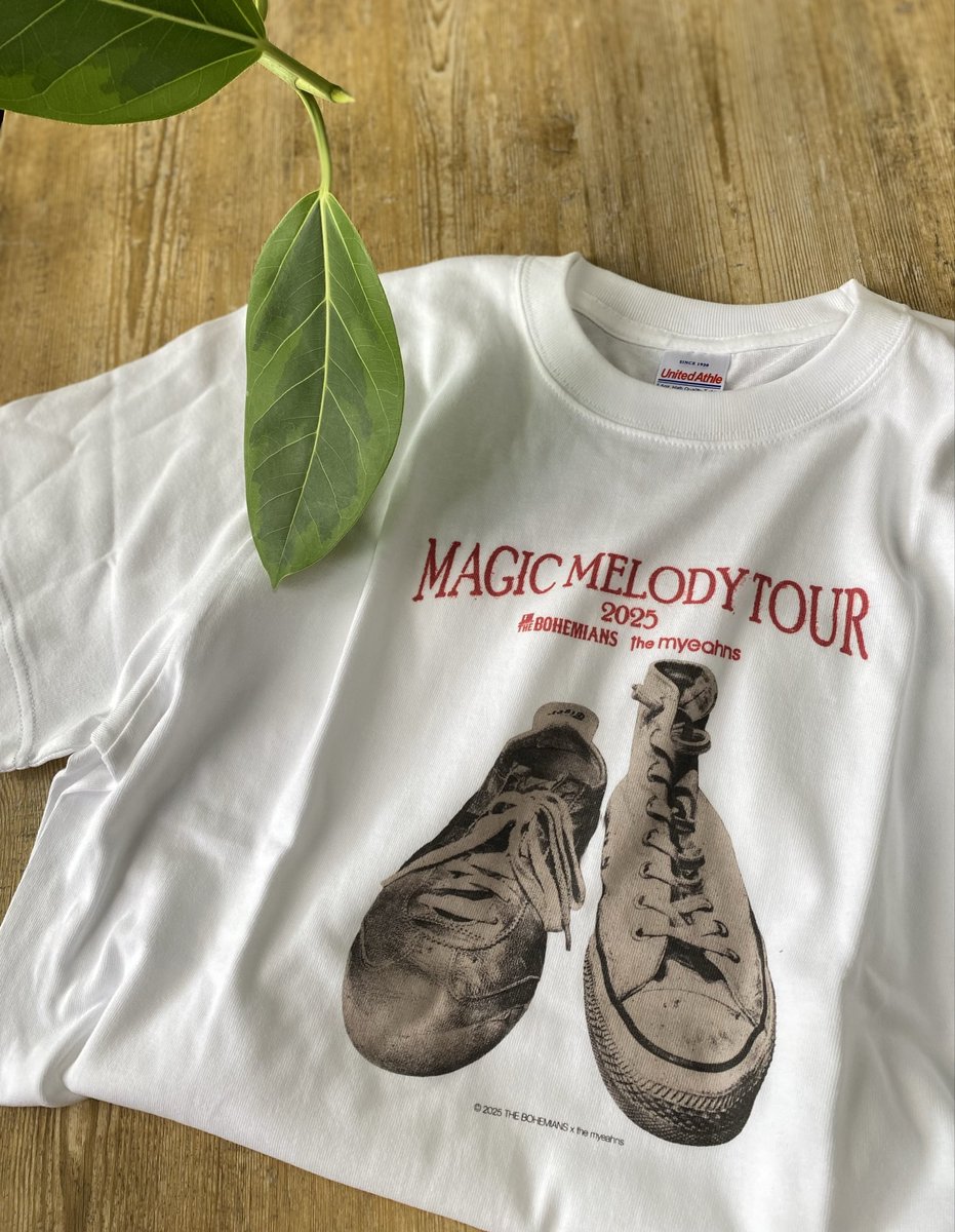 ボヘのパーカーに続いて人気で当日買えなかったマジメロTシャツも来た❣️パンダさんと逸見くんの靴🥰この靴でステージに立って素敵な歌を歌ってるんやね✨ジーーンとするわ👏👏👏