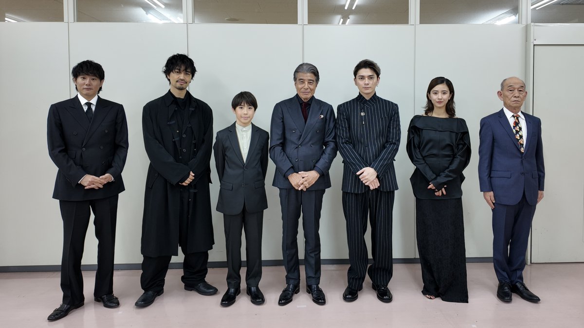 minato_hikari_'s tweet photo. #港のひかりジャパンプレミア 終了✨

ご来場の皆さん、
見守ってくれた全国の皆さん、
ありがとうございました！

登壇の皆さんで📸

#港のひかり
#舘ひろし #眞栄田郷敦 #尾上眞秀 #黒島結菜 #斎藤工 #笹野高史 #藤井道人 監督 https://t.co/oBOAvS5l50