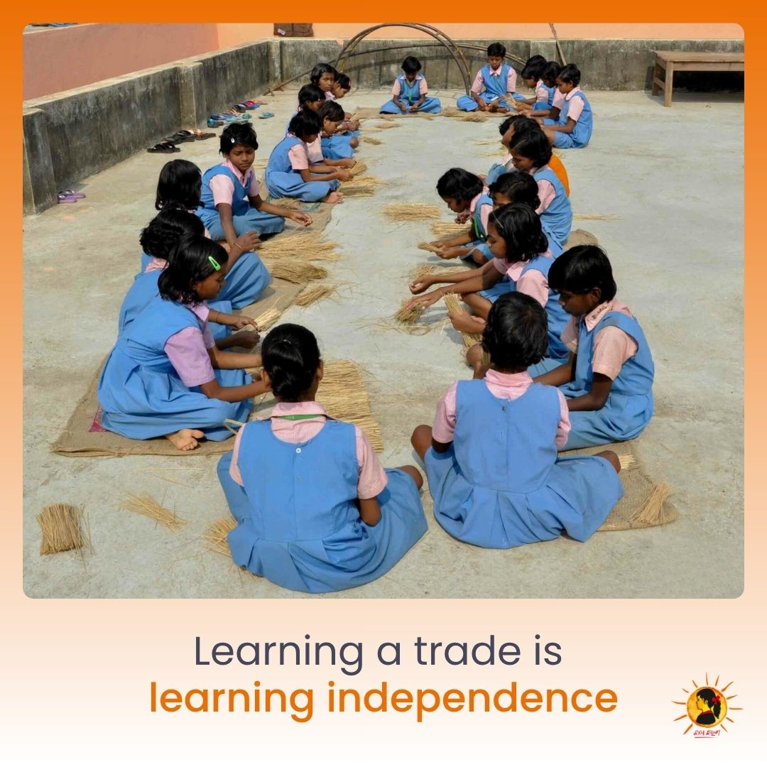 Kanya_Kiran's tweet photo. At #KanyaKiran, we believe vocational skills give every girl the power to stand tall, earn with dignity, and shape her own future with confidence.
.
.
.
.
#EducateHer #EncourageHer https://t.co/OsDs6Q6zAY
