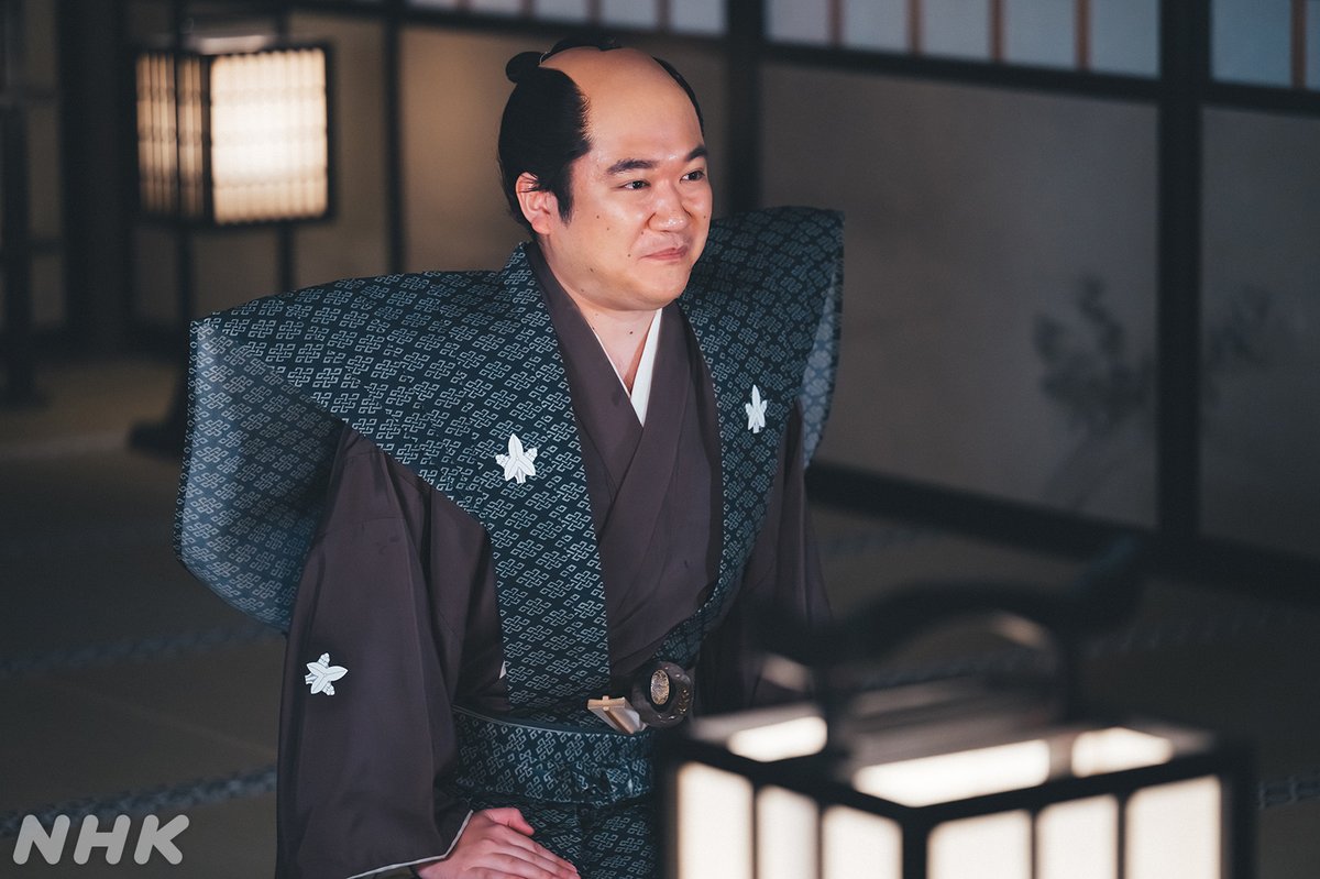 berabou_nhk's tweet image. 松平定信と家臣の水野為長は、長年のコンビ。オフショットでもリラックスした表情を見せてくれました。

ドラマを見返す👇
nhk.jp/g/ts/42QY57MX2…

#大河べらぼう
#井上祐貴 #園田祥太(#ダウ90000)