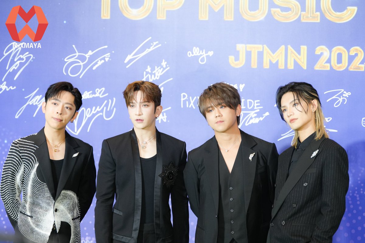 " Mirror " วงบอยแบนด์สุดฮ๊อตจากฮ่องกง
บนพรมเขียวงาน JOOX TOP MUSIC NIGHT 2025 ภายใต้ธีม “Fan Beats, Stage Vibes – ปล่อยใจไปกับทุกจังหวะ ดื่มด่ำกับบรรยากาศสุดมันส์!”

#MIRROR
#JOOXTOPMUSICNIGHT
#JTMN #JOOXACCESS