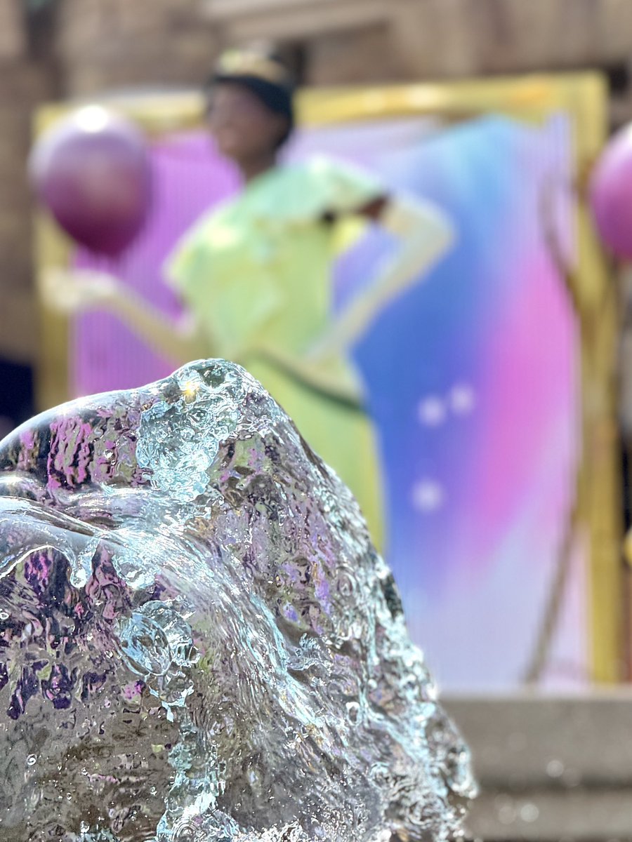 香港に来て念願の、城前ステージで踊るティアナです、ご査証ください。