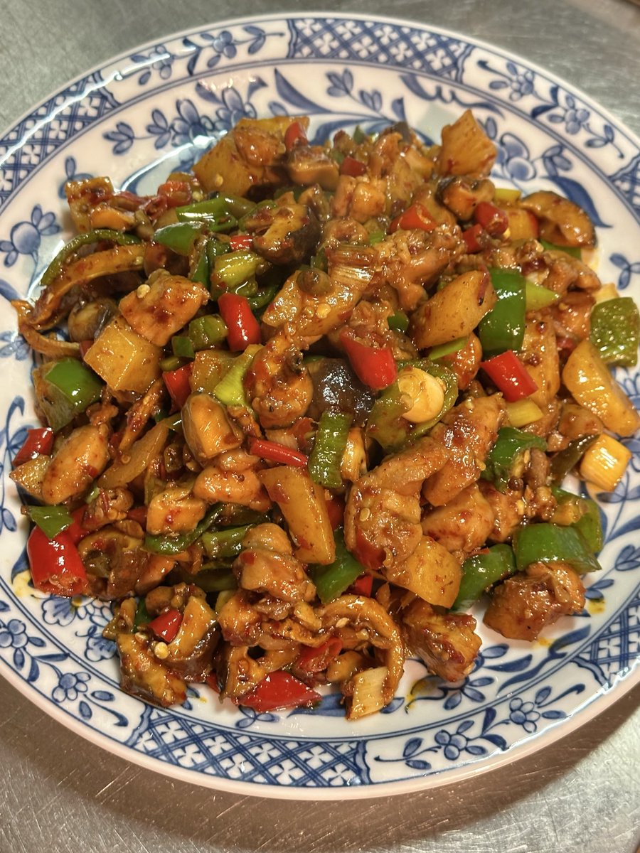 百里 (@bshkskn) on Twitter photo 达州酸辣鸡 有点复杂超辣又好好吃
鸡肉很嫩滑辣味鲜明
小宝吃不了辣的话倒牛奶再开动🍽️ 达州酸辣鸡 有点复杂超辣又好好吃
鸡肉很嫩滑辣味鲜明
小宝吃不了辣的话倒牛奶再开动🍽️