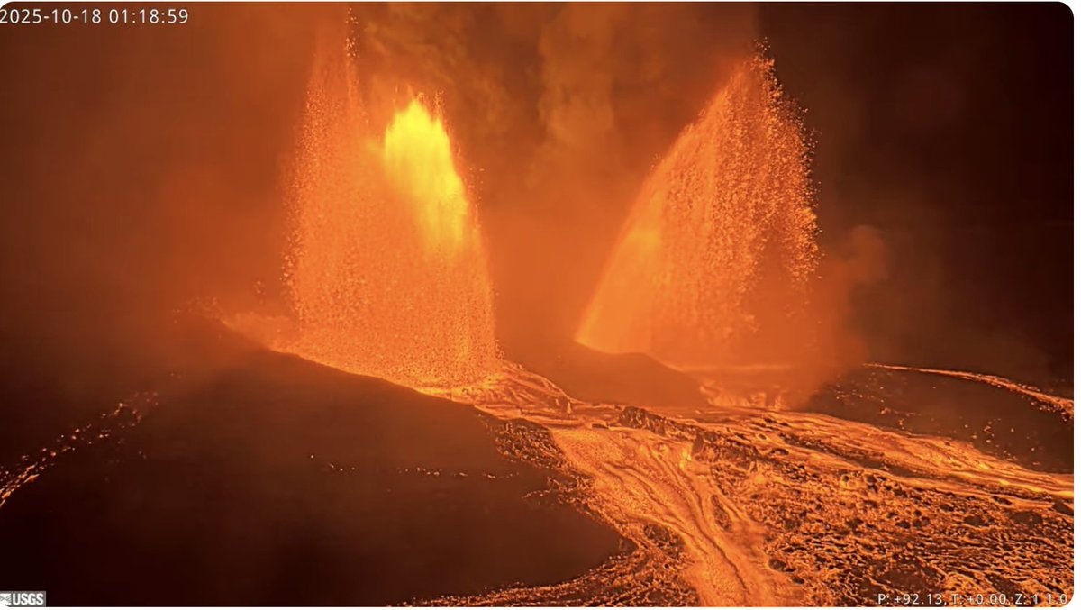 Happening now at Kilauea on Hawaii's Big Island. 

<a href="/USGSVolcanoes/">USGS Volcanoes🌋</a> livestream video: youtube.com/watch?v=BqmpkU…