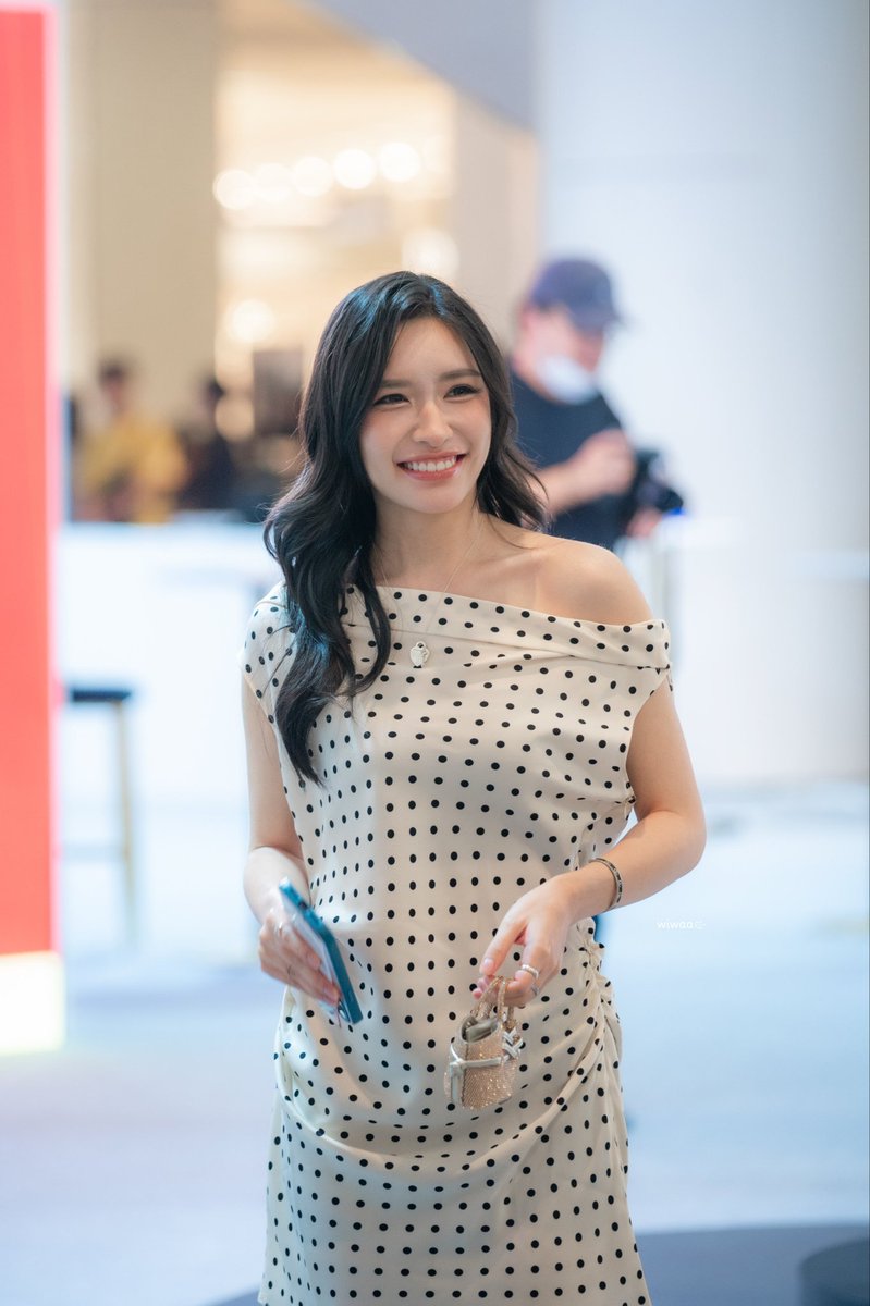 สวย เด่น เป็นแก้วเป็นแสง แถมเป็นแฟนเราด้วย

LOOKKAEW AT SIAM PARAGON 
#SiamParagonBIFW2025xlookkaew 
#lookkaewkamollak