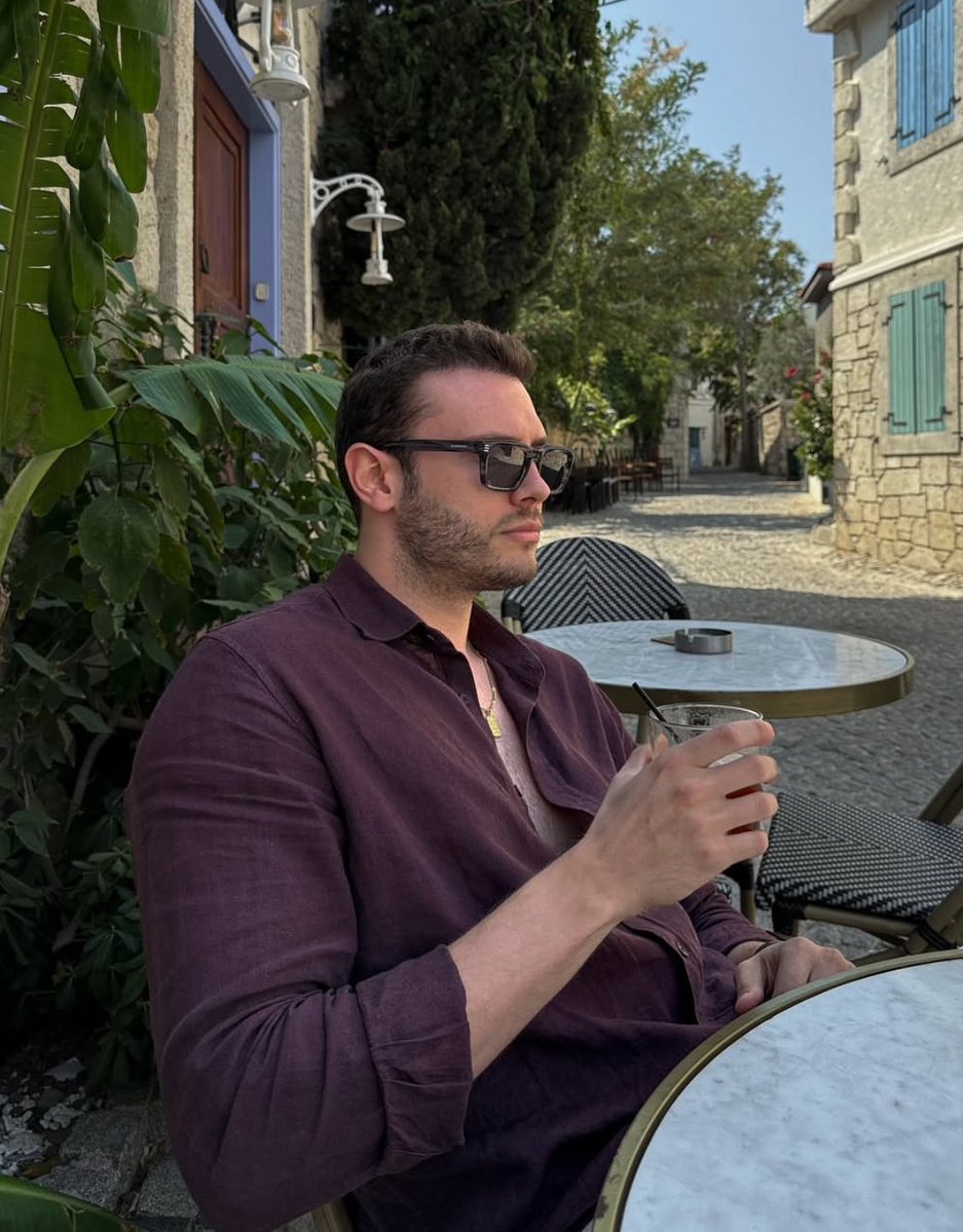 Happy Weekend!! 🍸

Every major coin has its milestone ahead:

$BTC wants $180K – the ultimate cycle top.

$ETH wants $10K – rollups and ETF momentum.

$SOL wants $500 – memecoin mania.

$BNB wants $2K – CEX titan’s rise.

$XRP wants $5 – regulation comeback.

$DOGE wants $1 –