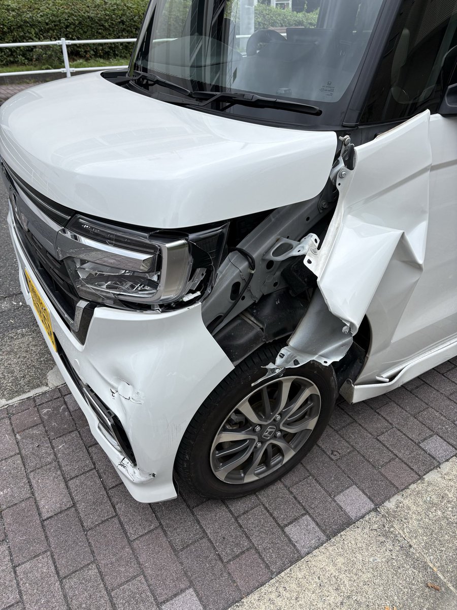 jingi8's tweet photo. 事故った https://t.co/CD1A4nyQlS
