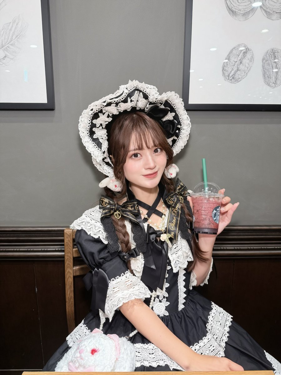 念願のエリザベスボンネット🖤